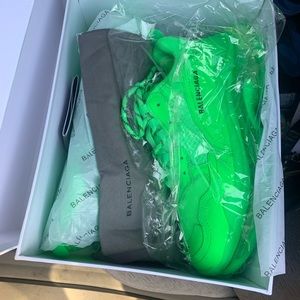 Triple S balenciaga “Volt” green